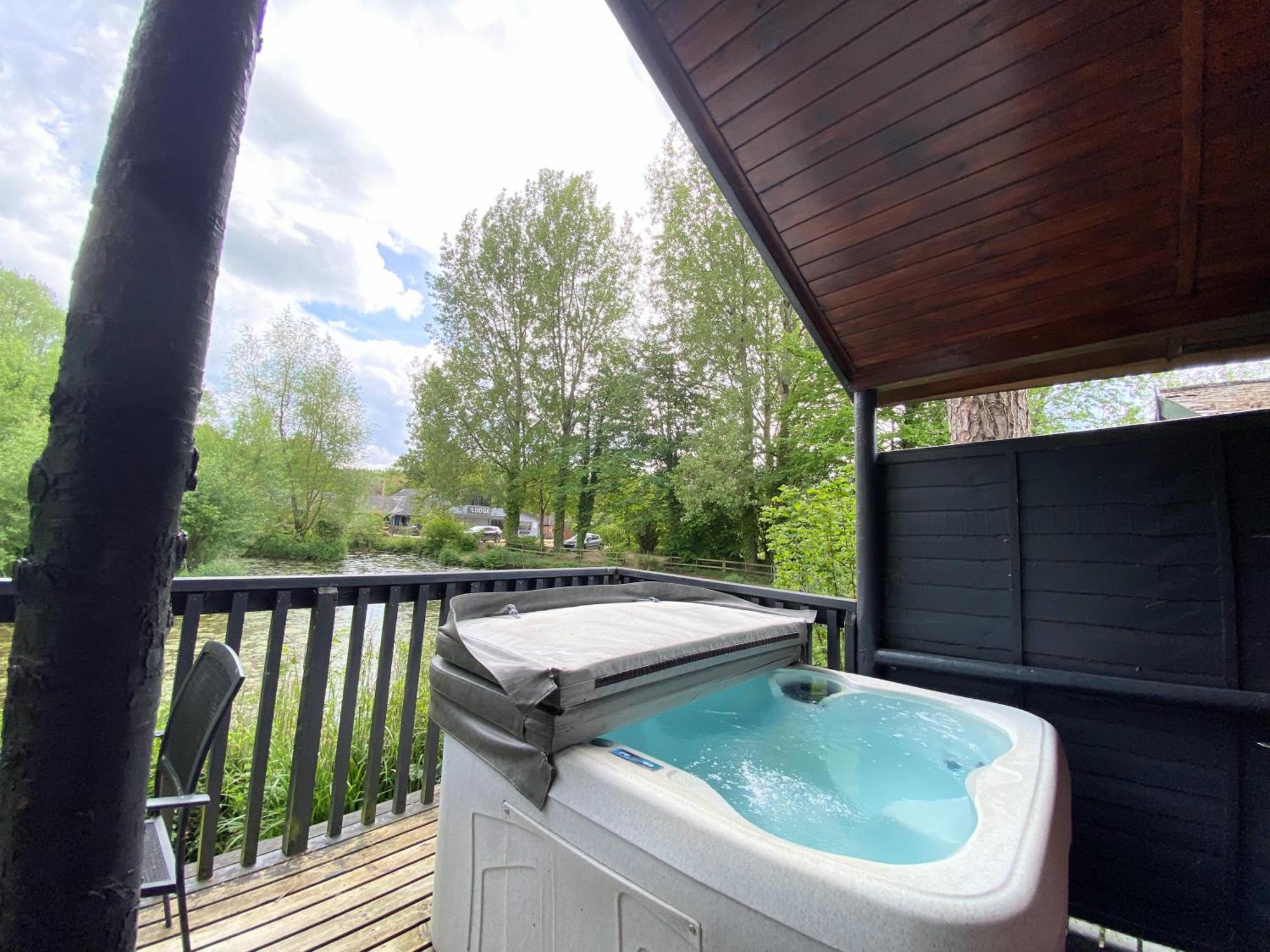Otter 4 Hot Tub - Huntersmoon-Warminster-Bath-Salisbury Villa Kültér fotó